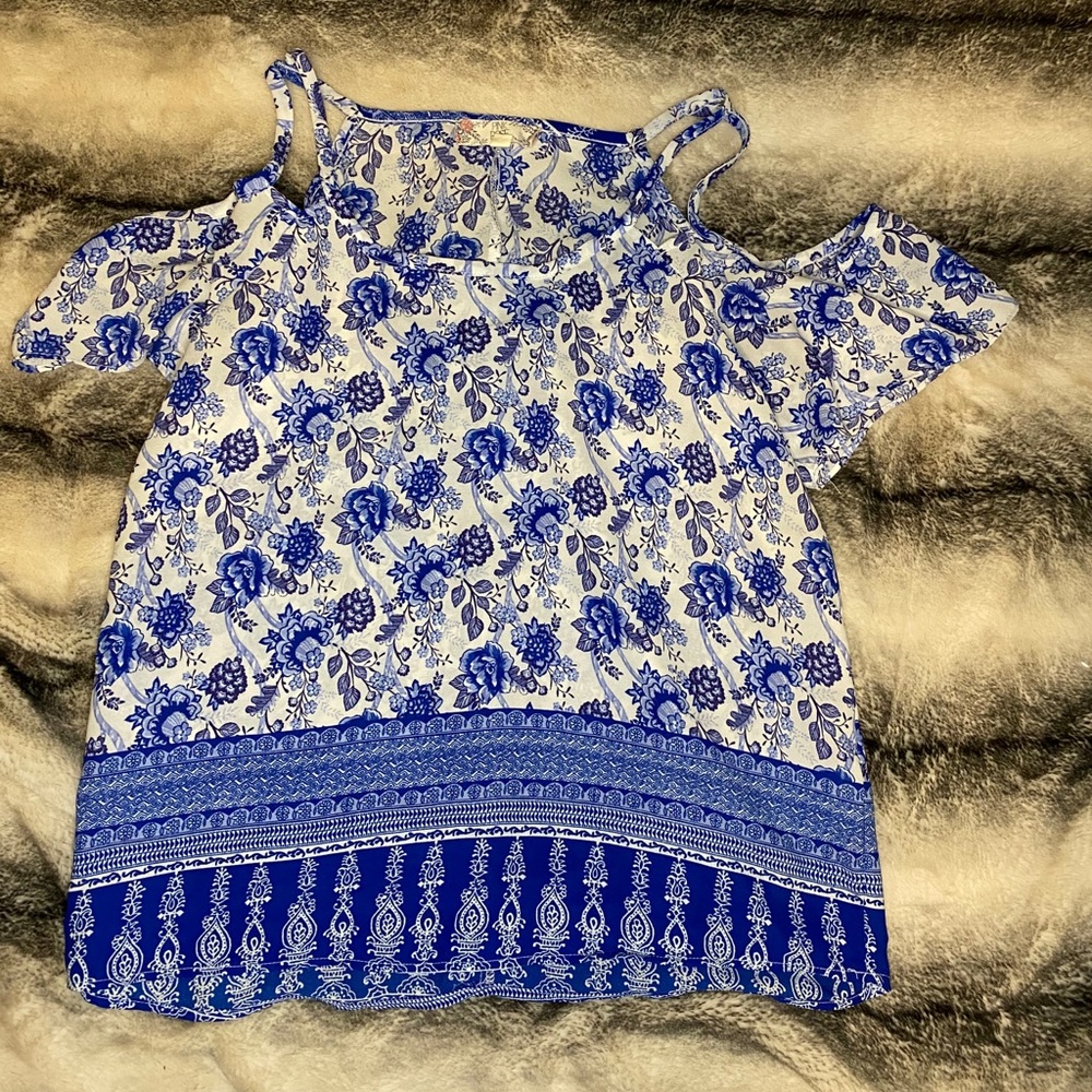 Blue floral blouse!